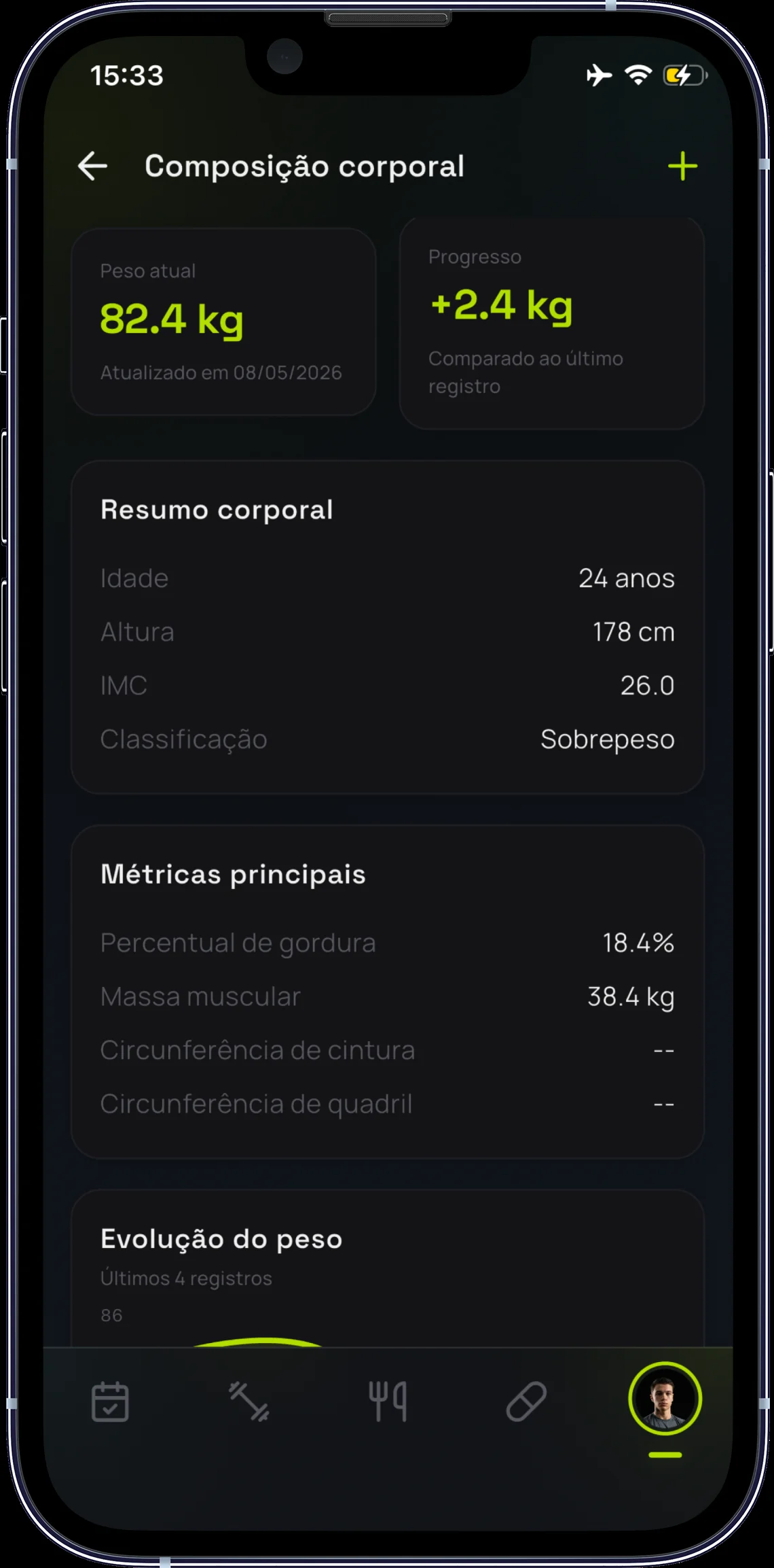 Aluno visualiza composição corporal no app